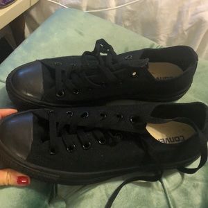 Converse All Black Low Tops